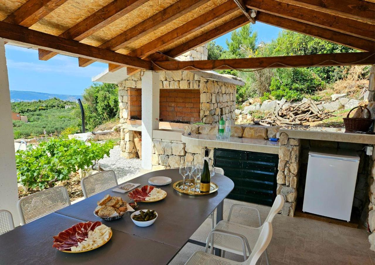Villa Bepina, Surrounded By Sea, Olive, Vineyard Kaštel Novi Exterior foto